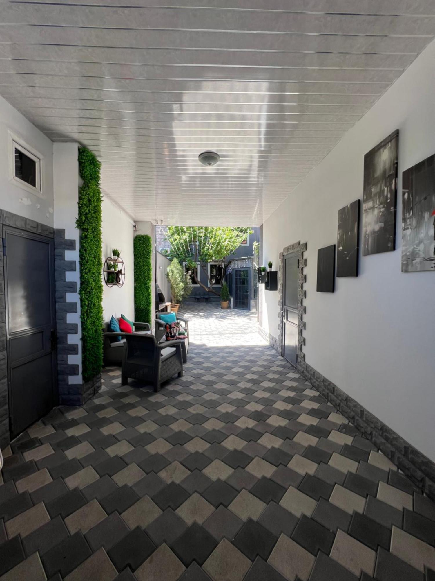 Cosy Apartment With Good Location Self Check In Erevan Esterno foto