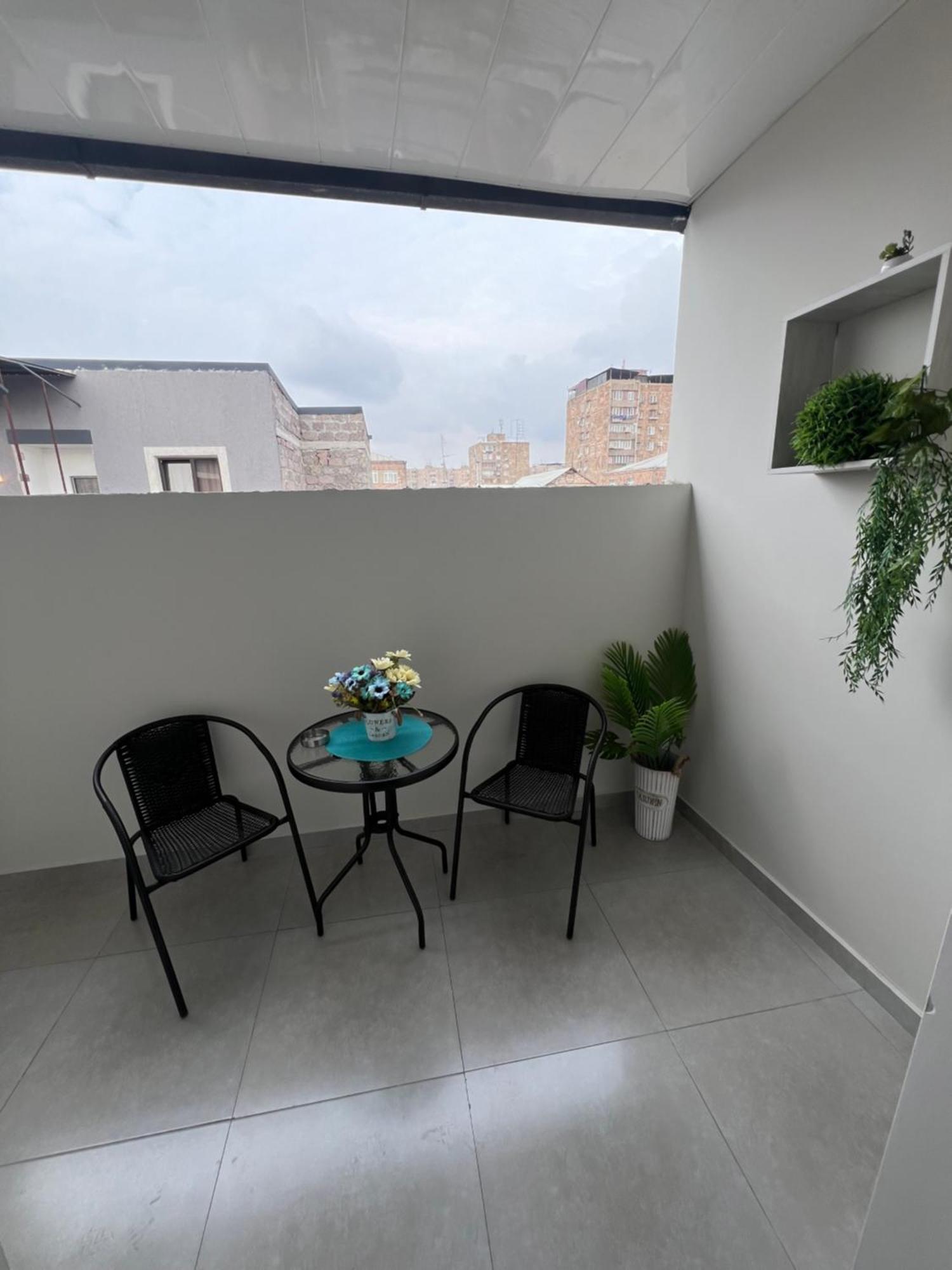 Cosy Apartment With Good Location Self Check In Erevan Esterno foto