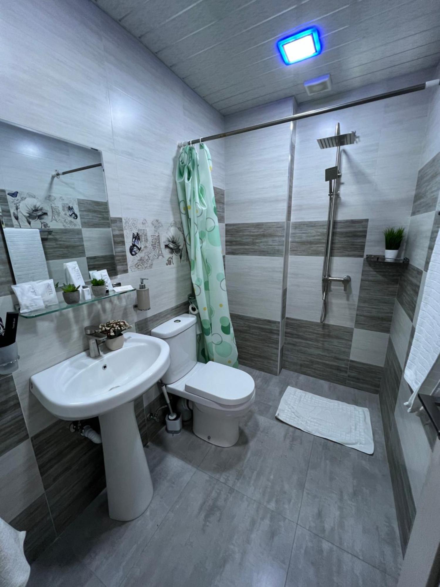 Cosy Apartment With Good Location Self Check In Erevan Esterno foto